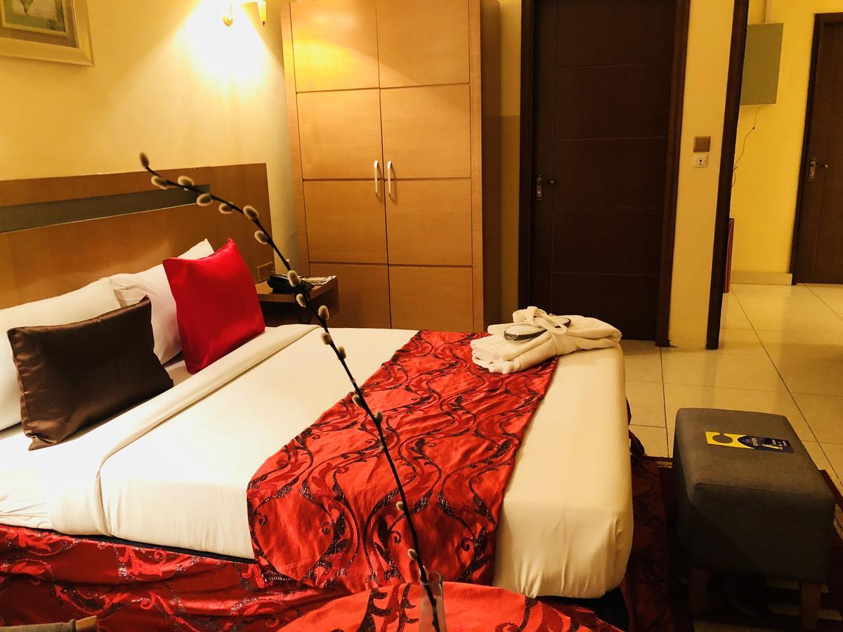 Hotel Riviera 布拉柴维尔 外观 照片